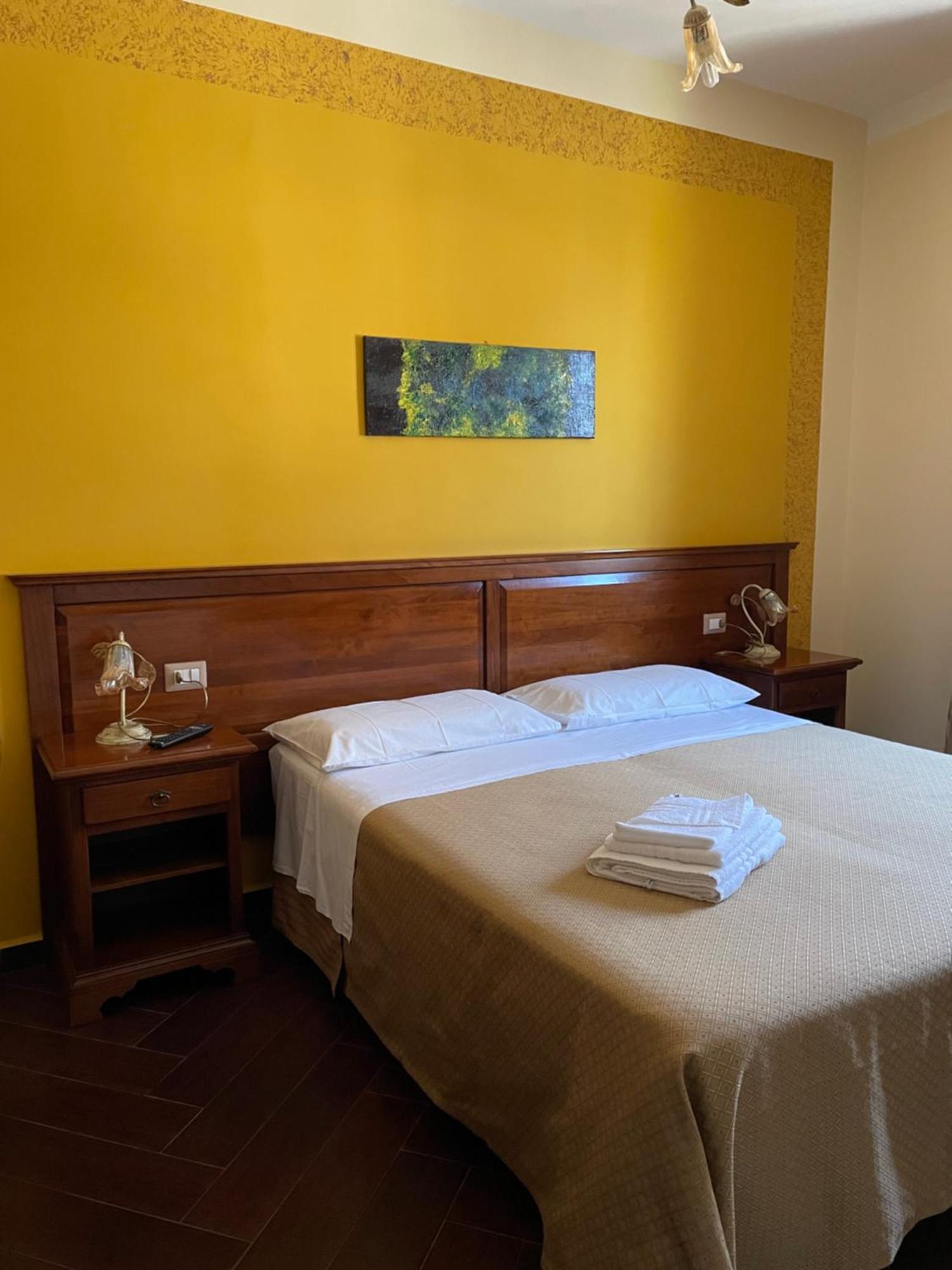 Borgo Patierno Pensionat Conca della Campania Rum bild